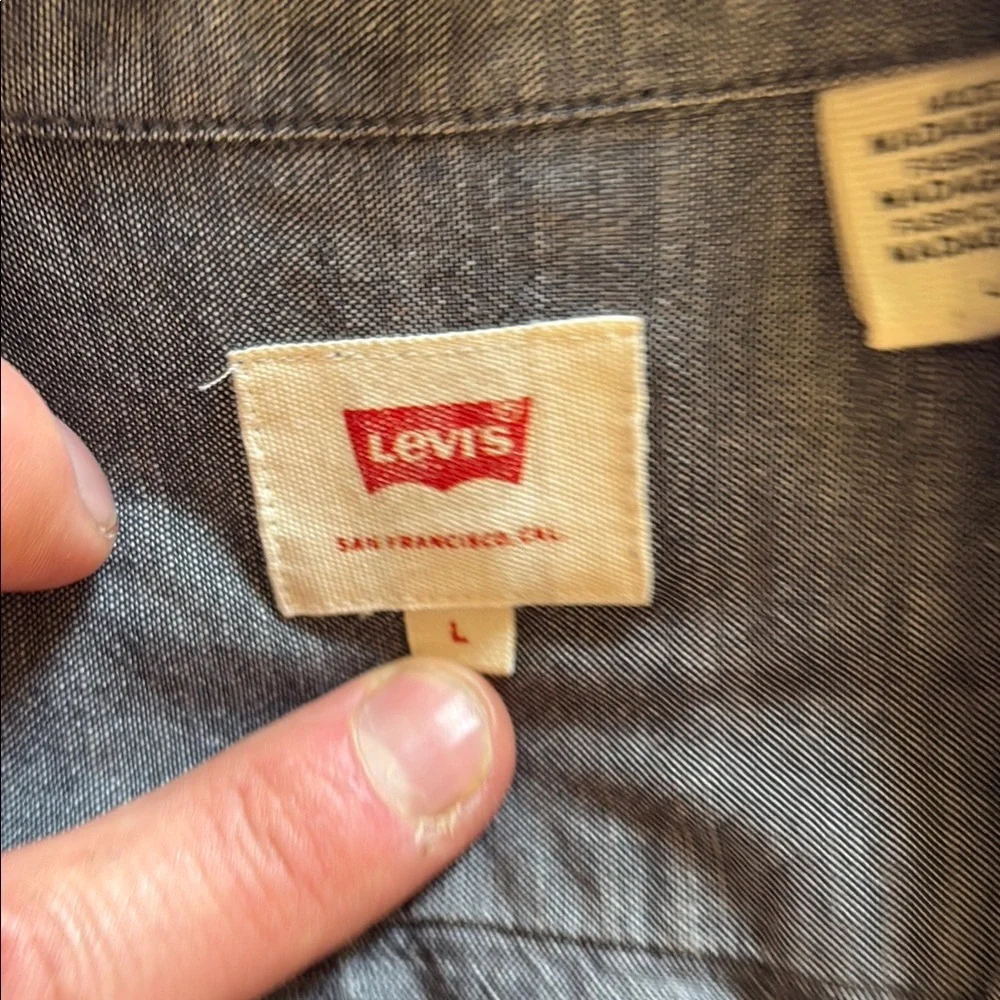 Levi's Men's Grey Short Sleeve Shirt - Picture 2 of 2